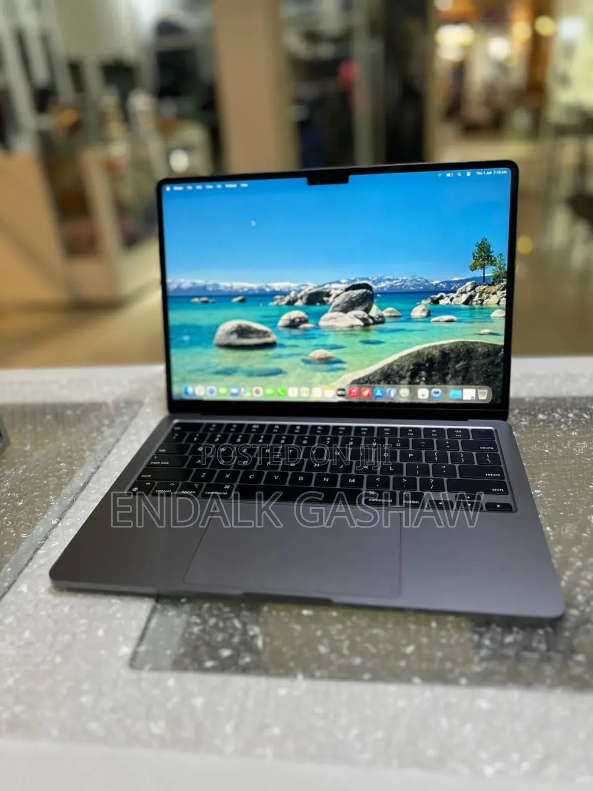 New Laptop Apple MacBook Air 2022 M2 8GB Apple M2 SSD 256GB