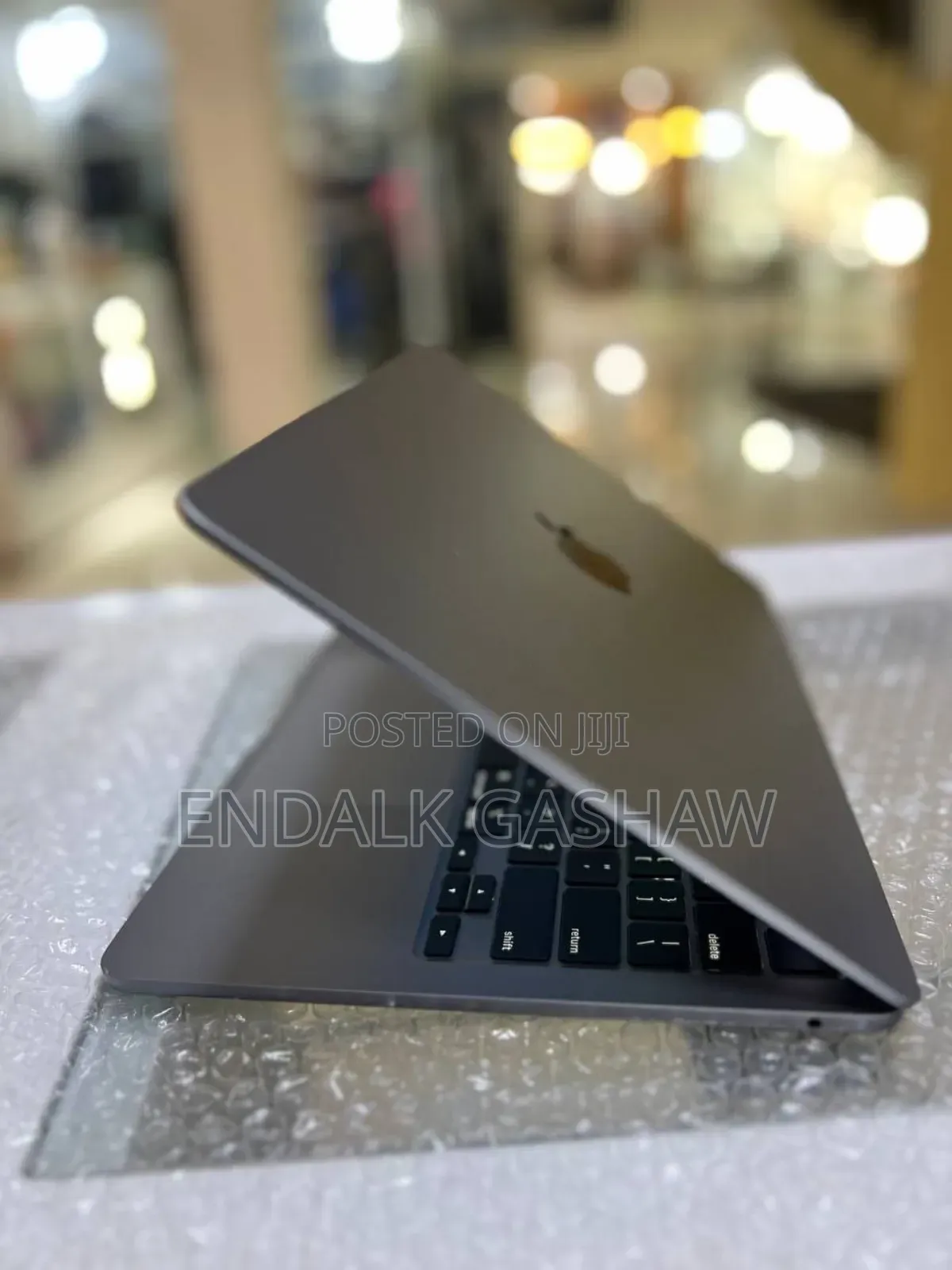 New Laptop Apple MacBook Air 2022 M2 8GB Apple M2 SSD 256GB