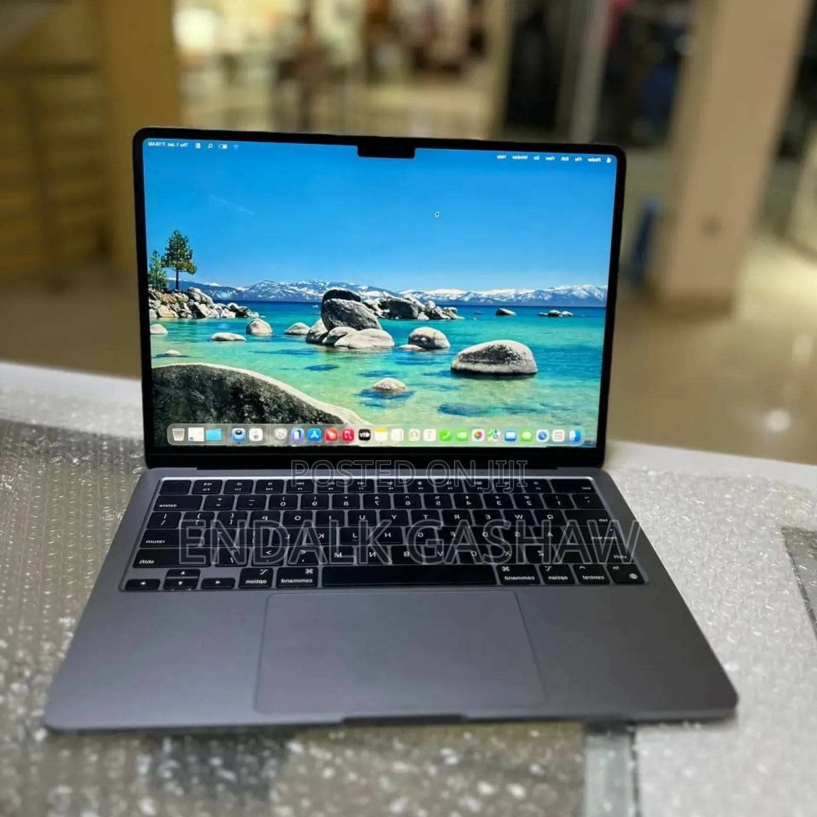 New Laptop Apple MacBook Air 2022 M2 8GB Apple M2 SSD 256GB