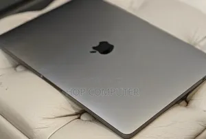 New Laptop Apple MacBook Pro 2019 16GB Intel Core I7 SSD 1T