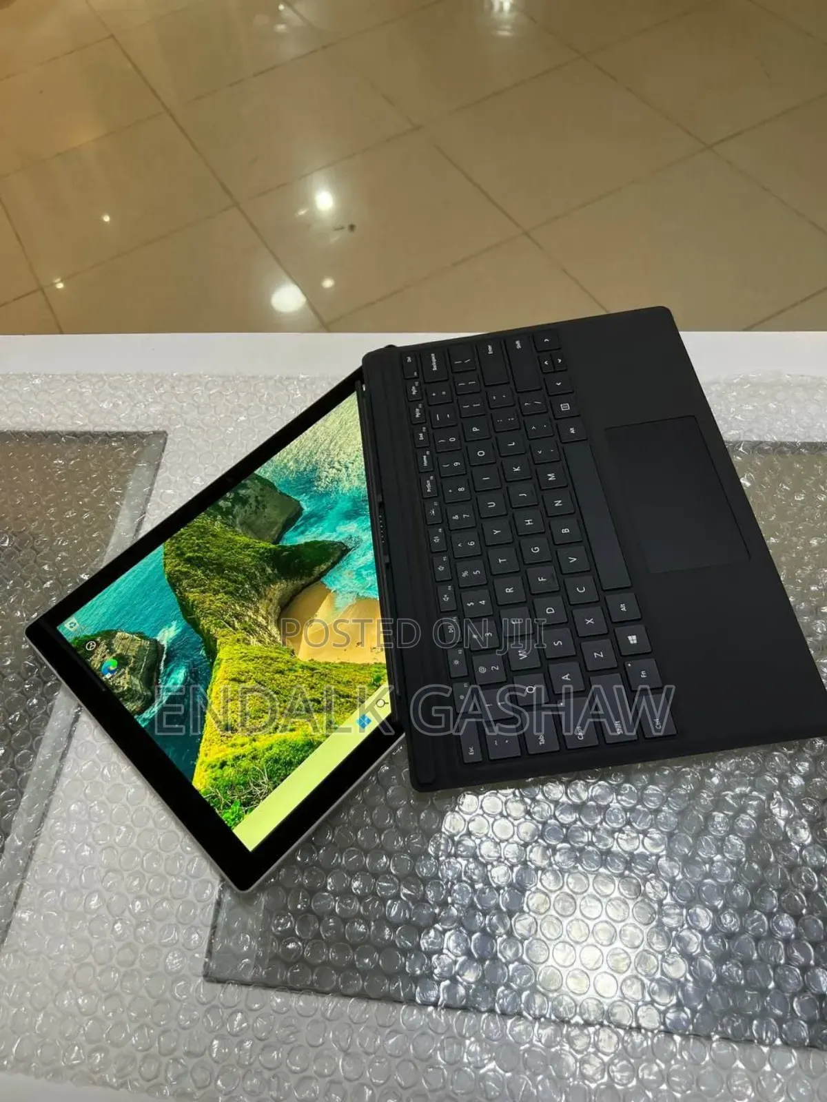 New Laptop Microsoft Surface Pro 6 8GB Intel Core I7 SSD 256GB