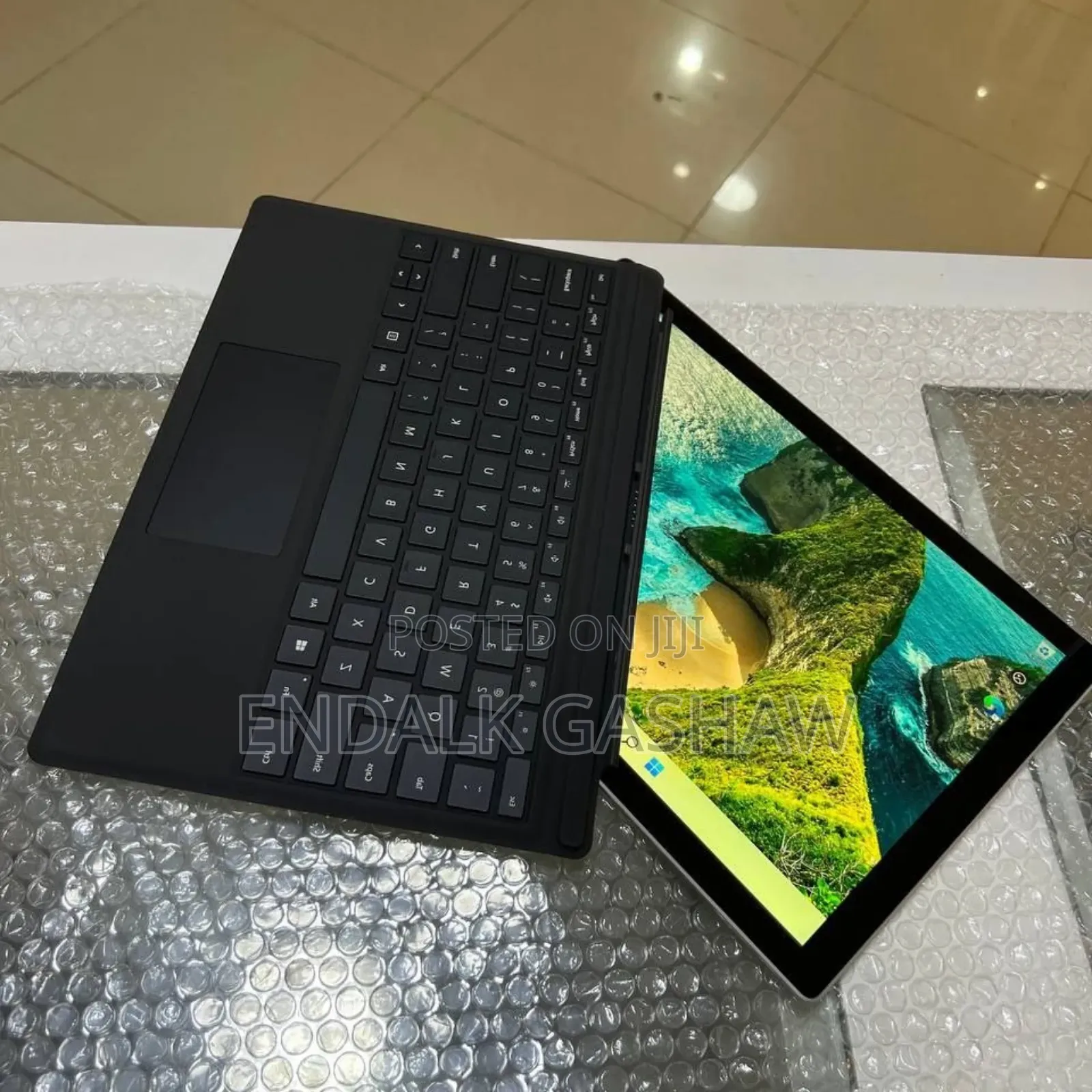 New Laptop Microsoft Surface Pro 6 8GB Intel Core I7 SSD 256GB