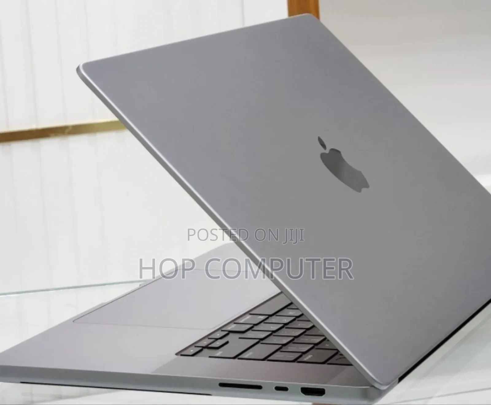 New Laptop Apple MacBook Pro M1 32GB Apple M1 Max SSD 512GB