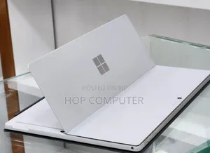 New Laptop Microsoft Surface 8GB Intel Core I7 SSD 256GB