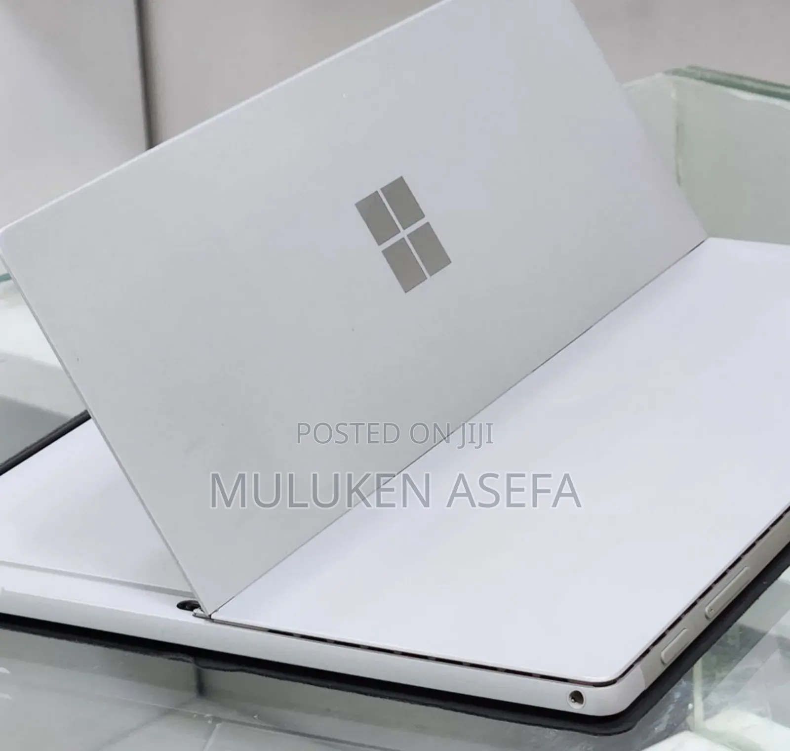 New Laptop Microsoft Surface 8GB Intel Core I7 SSD 256GB