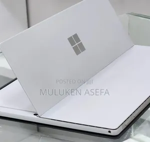 New Laptop Microsoft Surface 8GB Intel Core I7 SSD 256GB