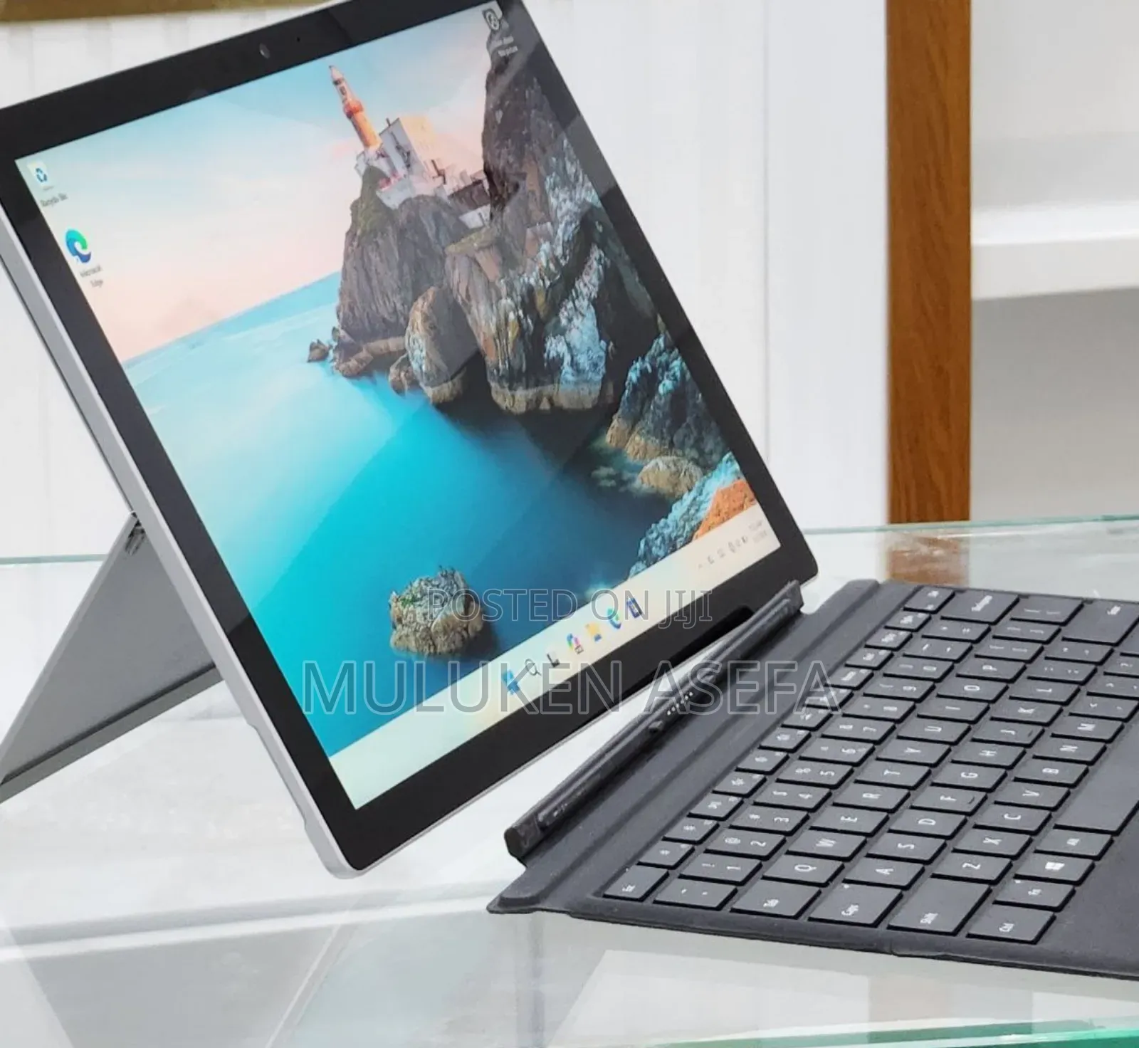 New Laptop Microsoft Surface 8GB Intel Core I7 SSD 256GB