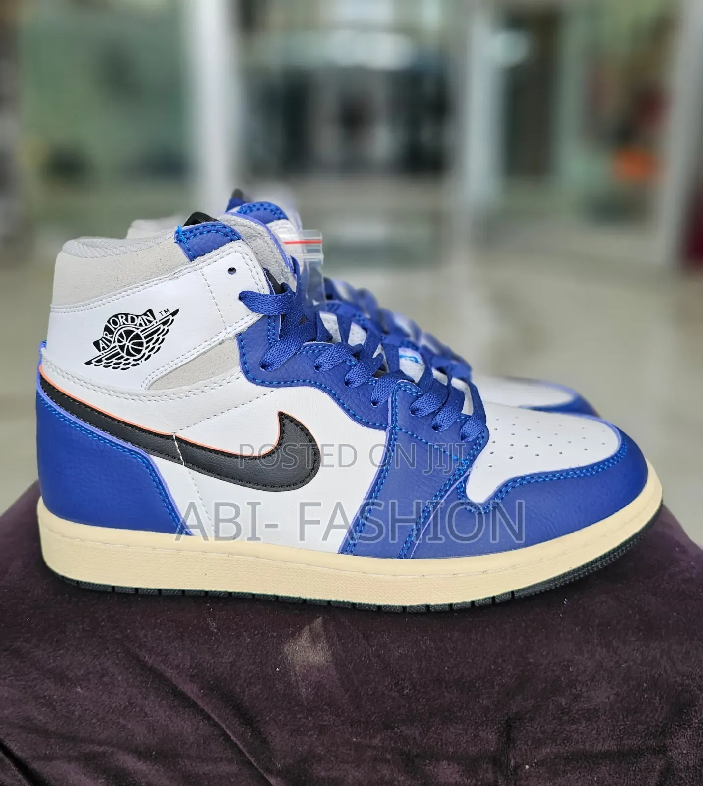 Air Jordan 1 High Og "White Deep Royal Blue