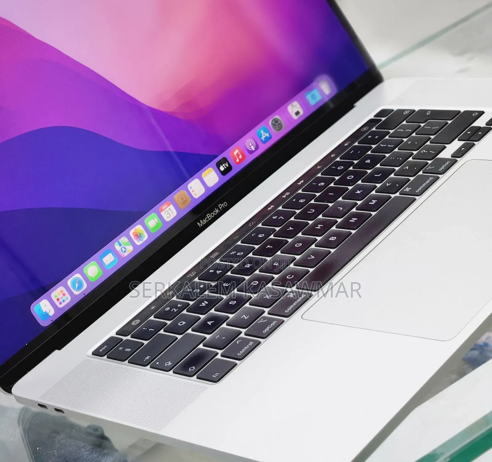 New Laptop Apple MacBook Pro 2019 16GB Intel Core I7 SSD 512GB