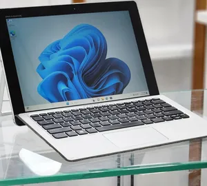 New Laptop HP Elite X2 1012 8GB SSD 256GB