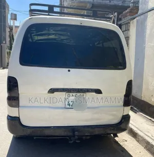 Toyota HiAce 2007 White