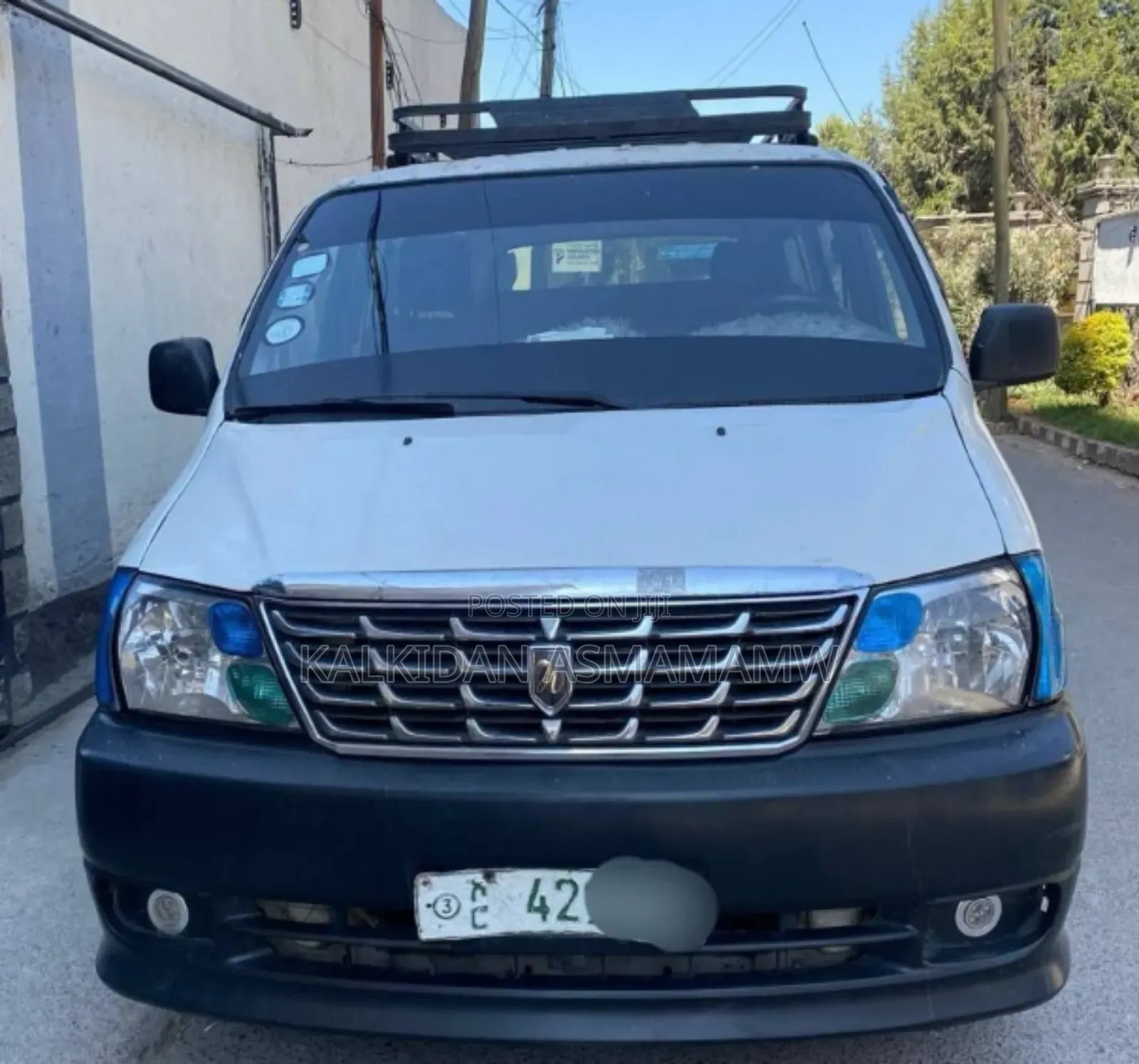 Toyota HiAce 2007 White