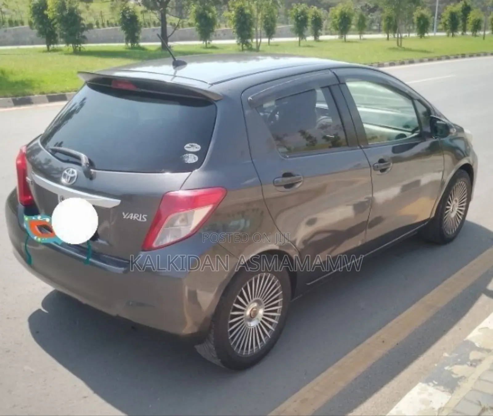 Toyota Yaris 2012 Brown