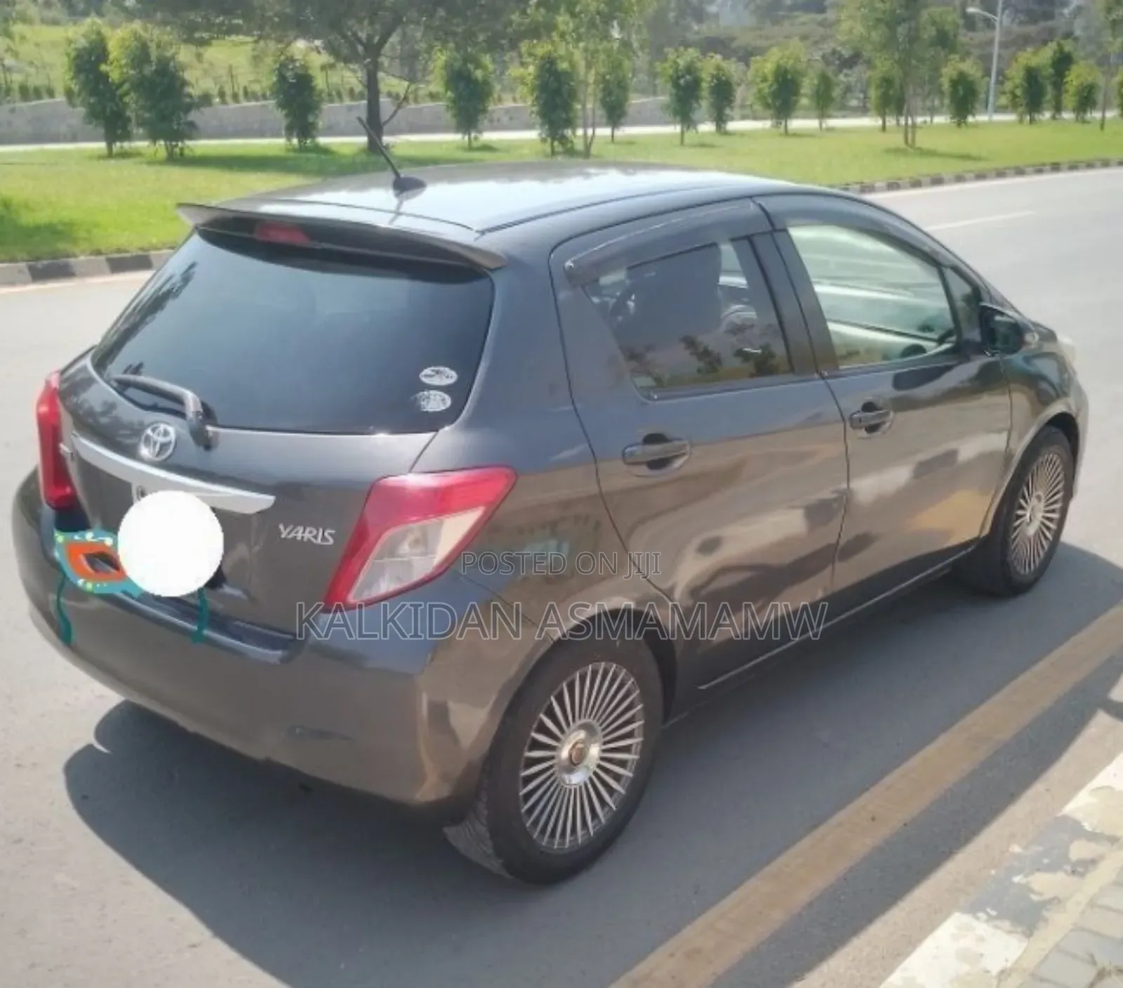 Toyota Yaris 2012 Brown