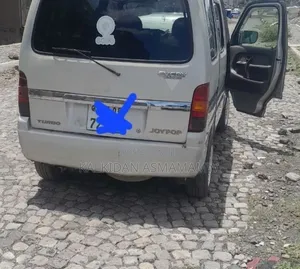 Suzuki Every Wagon 2005 White