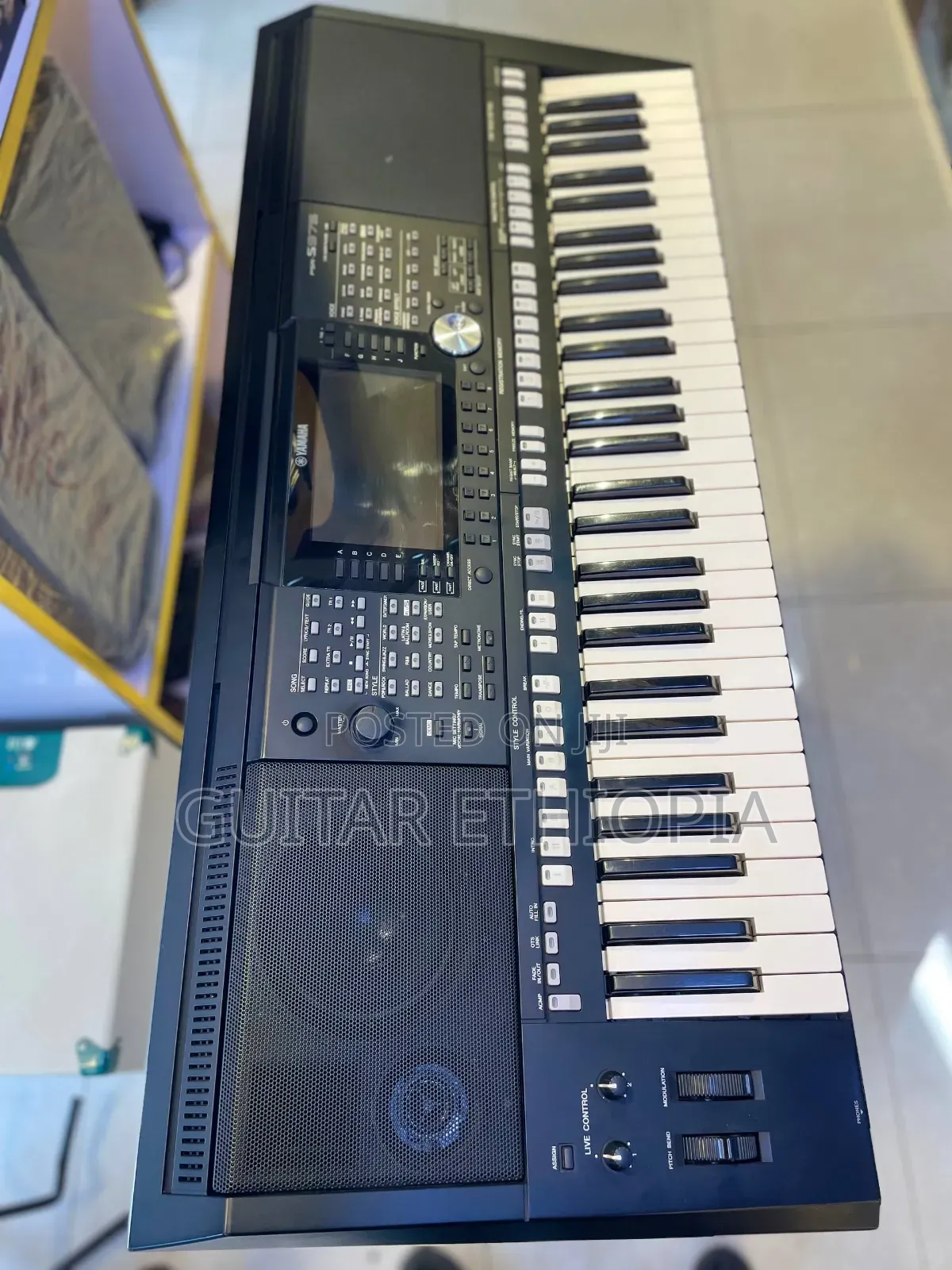 Keyboard PSR S975