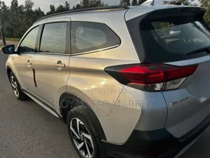 Toyota Rush 2021 Silver