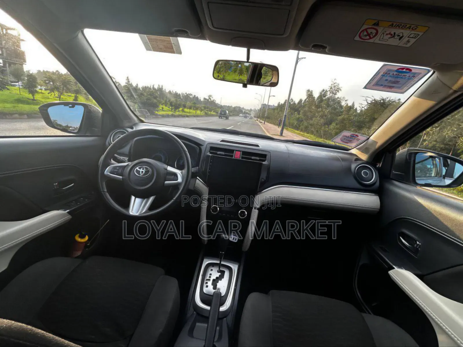 Toyota Rush 2021 Silver