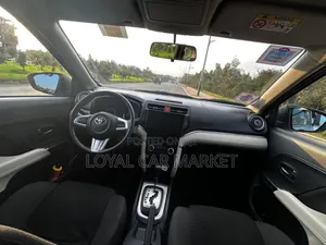 Toyota Rush 2021 Silver