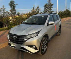 Toyota Rush 2021 Silver