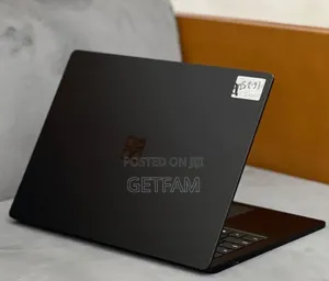 New Laptop Microsoft Surface 16GB Intel Core I7 SSD 512GB