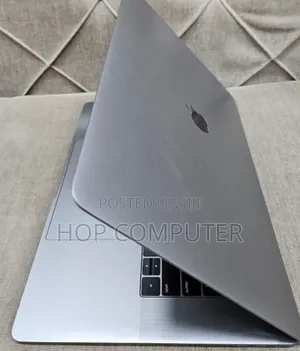 New Laptop Apple MacBook Pro 2019 16GB Intel Core I9 SSD 512GB