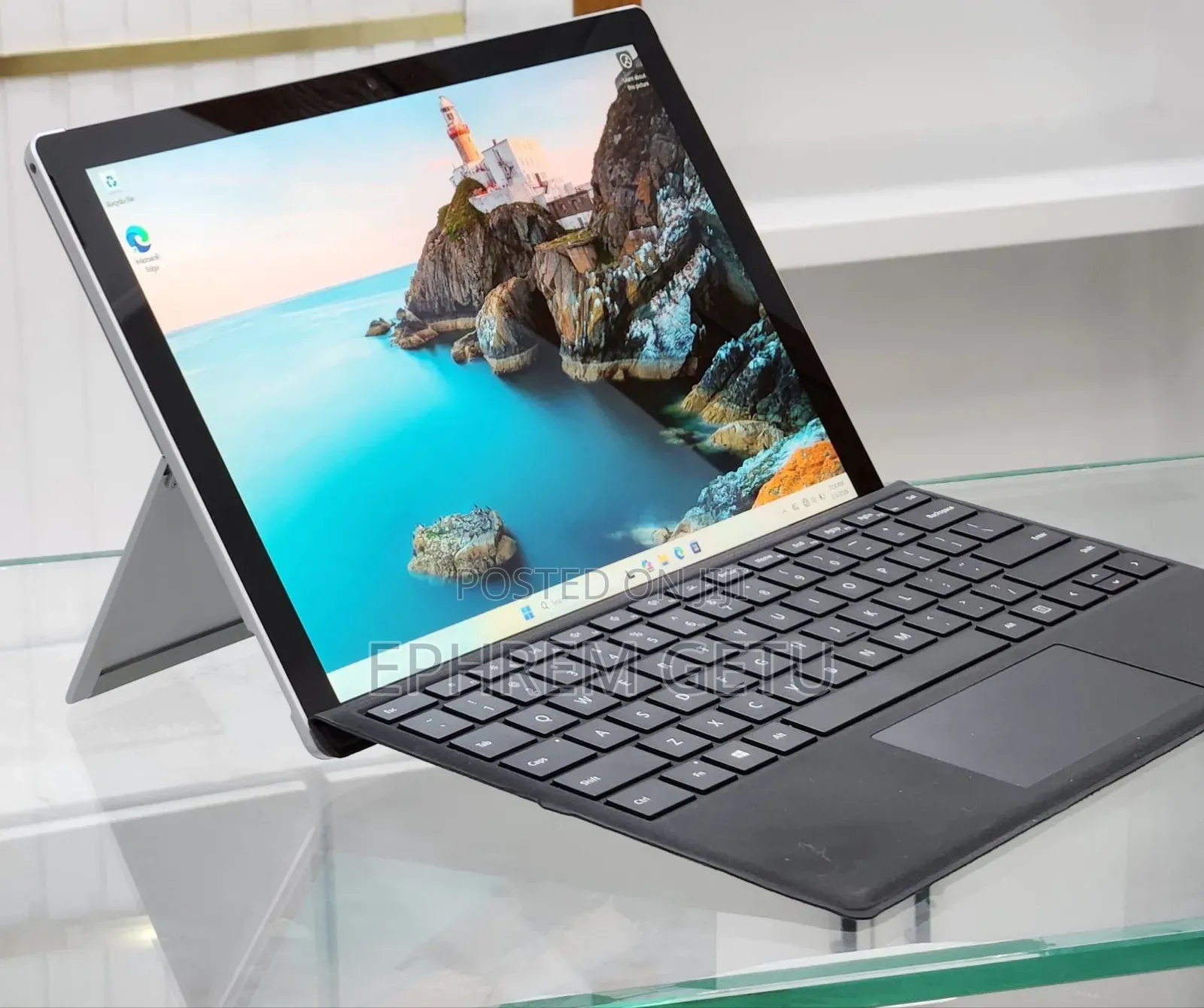 New Laptop Microsoft Surface 8GB Intel Core I7 SSD 256GB