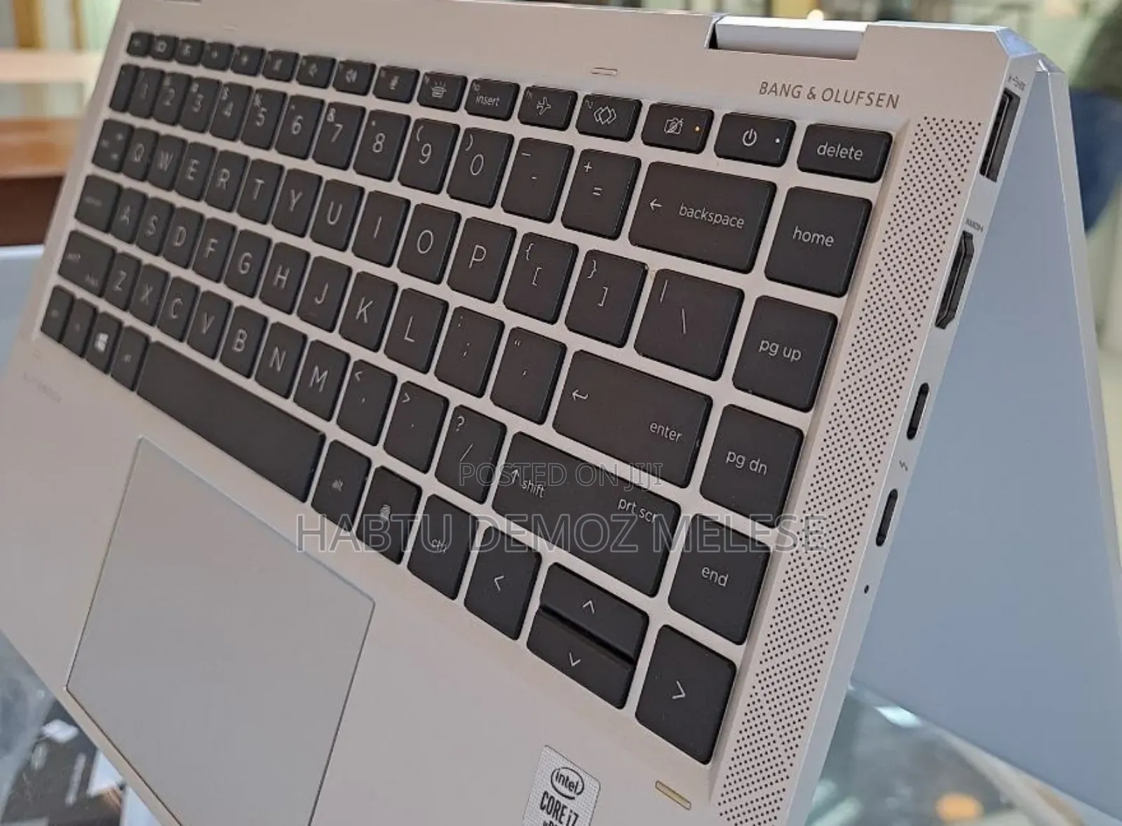 New Laptop Apple MacBook Air 2022 M2 8GB Intel Core I7 SSD 256GB