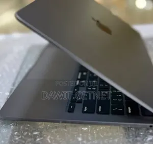 Photo - New Laptop Apple MacBook Air 2022 M2 8GB Apple M2 SSD 256GB