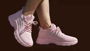 Women's Sneaker Size (36,37)