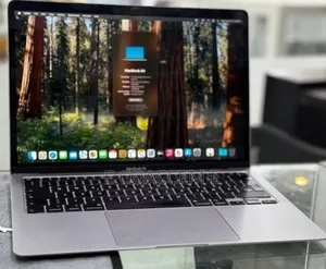 Photo - New Laptop Apple MacBook 8GB Intel Core I3 SSD 256GB