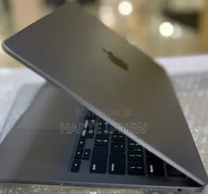 Photo - New Laptop Apple MacBook 8GB Apple M2 SSD 256GB