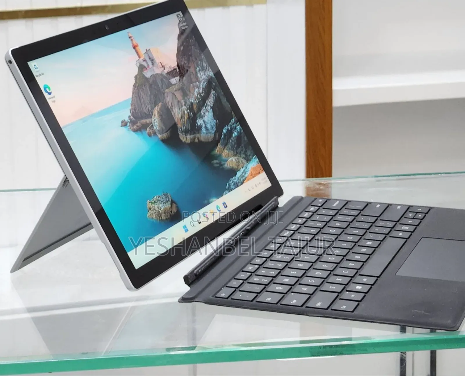 New Laptop Microsoft Surface 8GB Intel Core I7 SSD 256GB