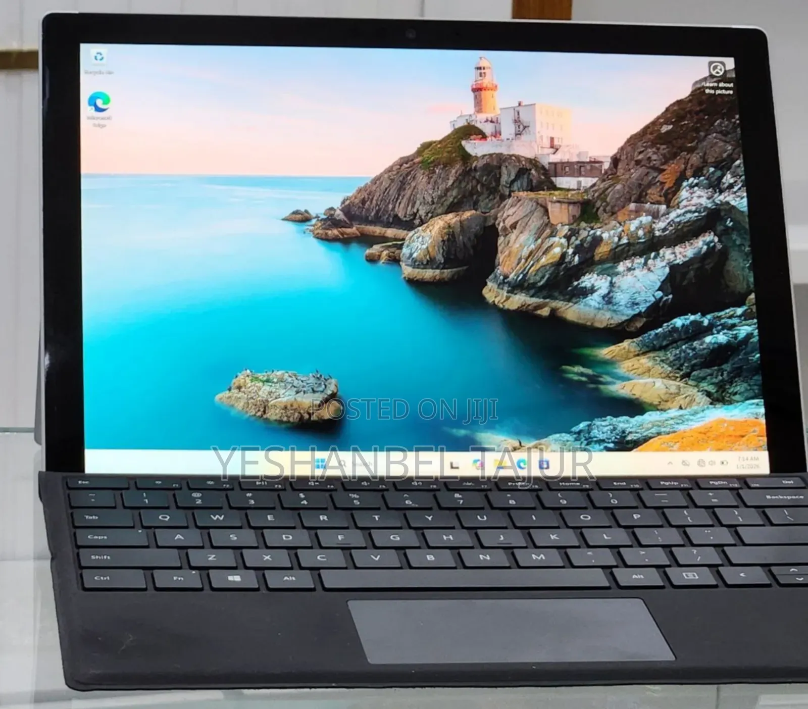 New Laptop Microsoft Surface 8GB Intel Core I7 SSD 256GB