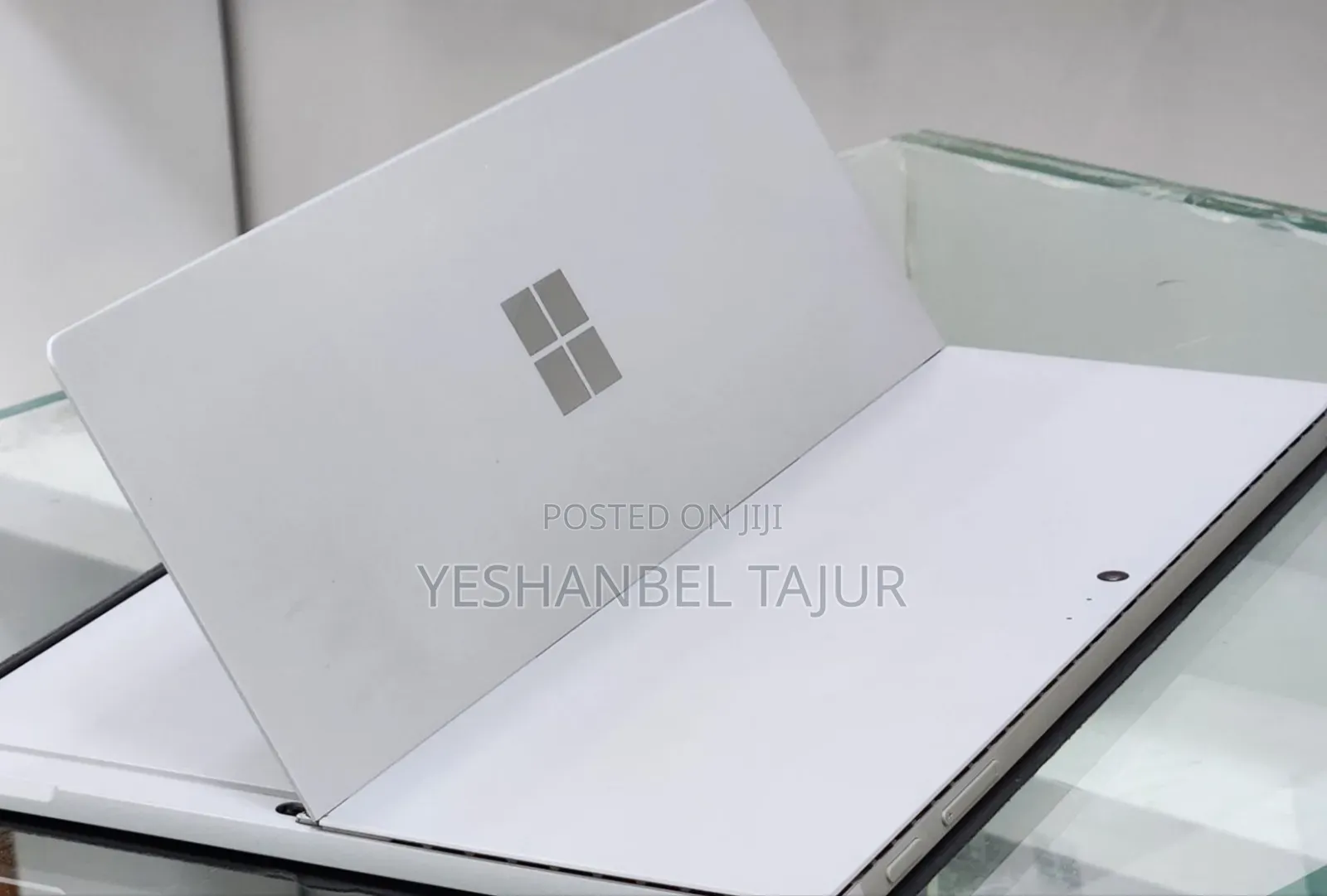 New Laptop Microsoft Surface 8GB Intel Core I7 SSD 256GB