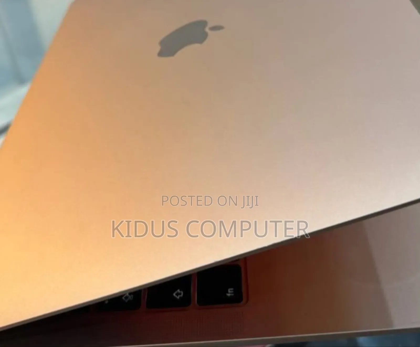 New Laptop Apple MacBook Pro 2019 8GB Intel Core I5 SSD 256GB