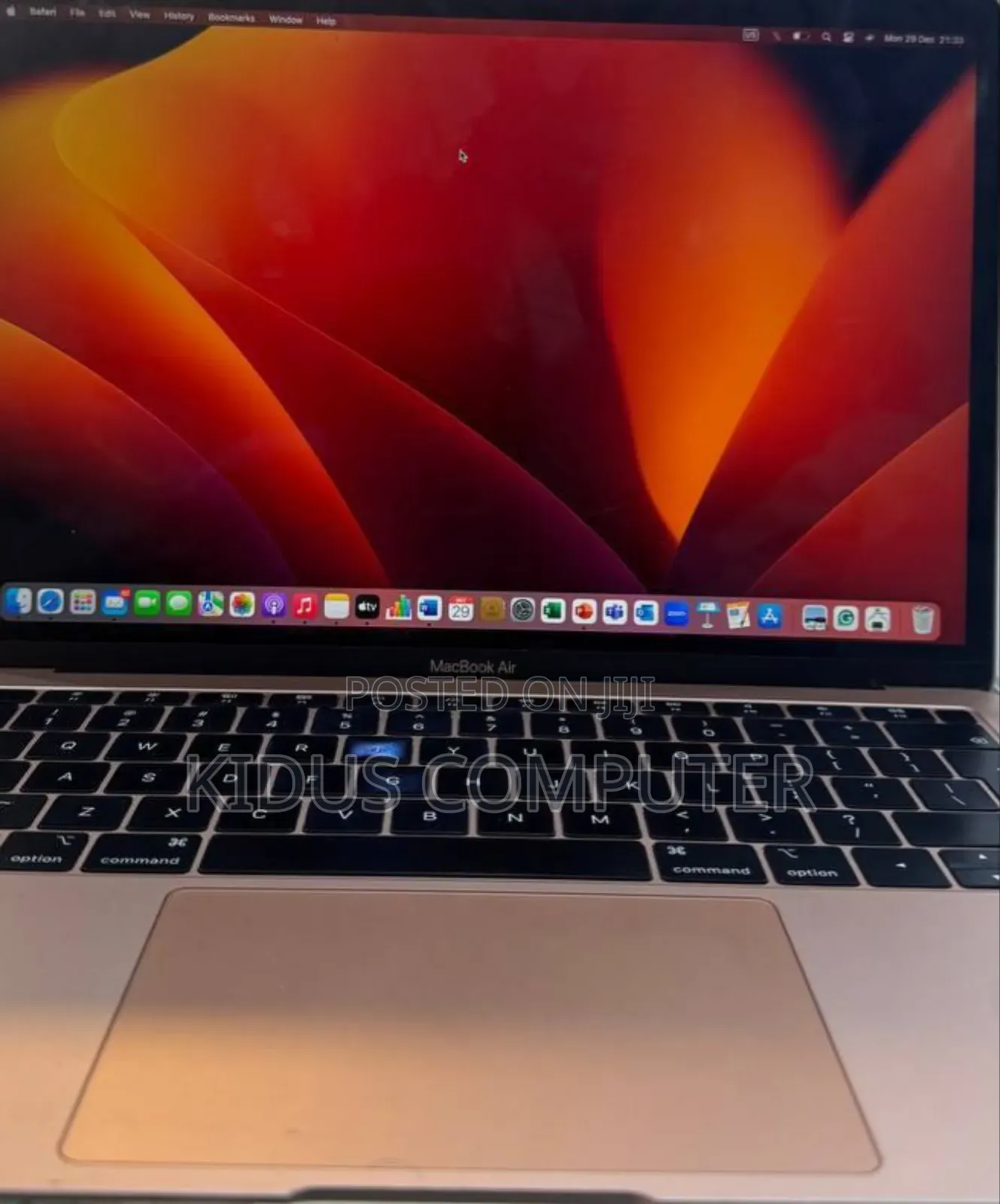 New Laptop Apple MacBook Pro 2019 8GB Intel Core I5 SSD 256GB