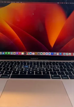 New Laptop Apple MacBook Pro 2019 8GB Intel Core I5 SSD 256GB