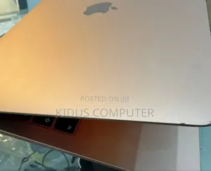 New Laptop Apple MacBook Pro 2019 8GB Intel Core I5 SSD 256GB