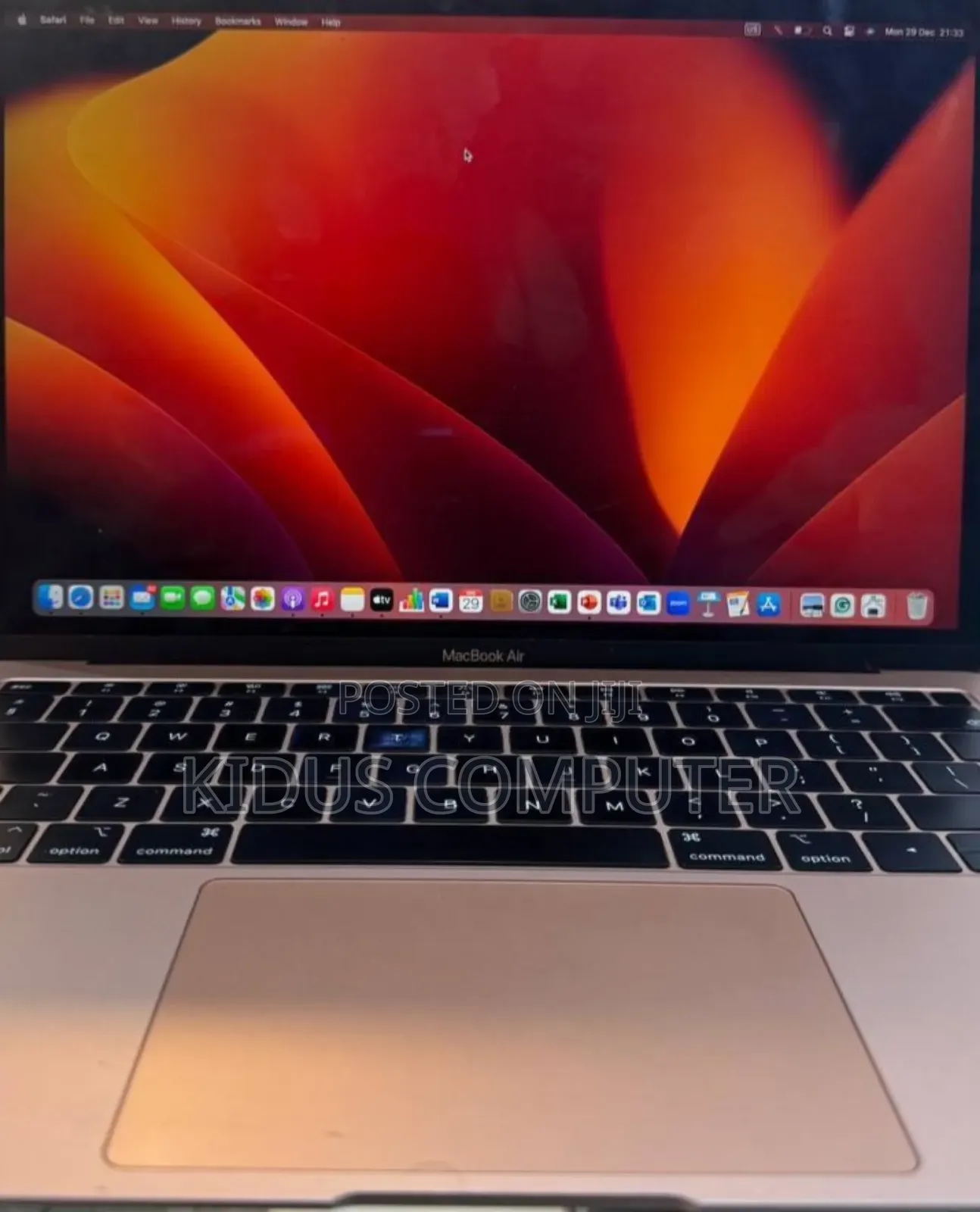 New Laptop Apple MacBook Pro 2019 8GB Intel Core I5 SSD 256GB
