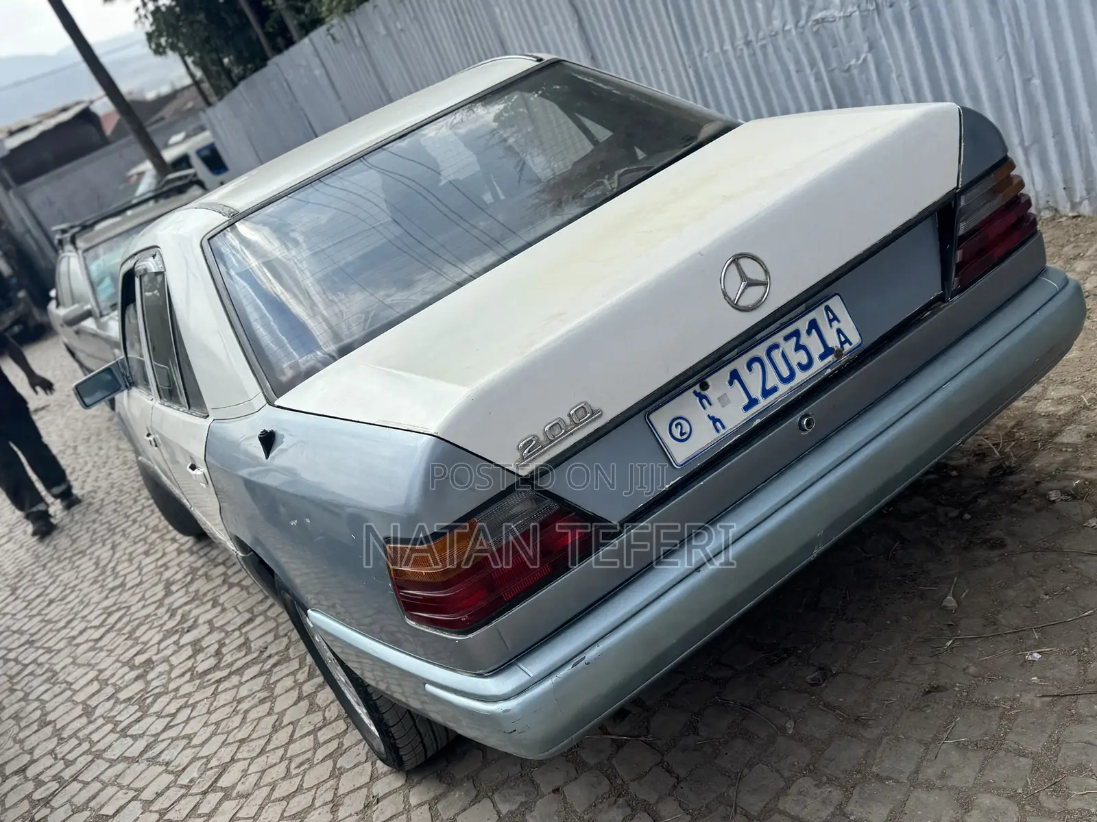 Mercedes-Benz E200 1985 White