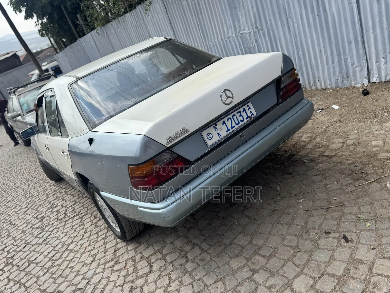Mercedes-Benz E200 1985 White