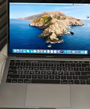 New Laptop Apple MacBook Pro 2019 16GB Intel Core I7 SSD 256GB