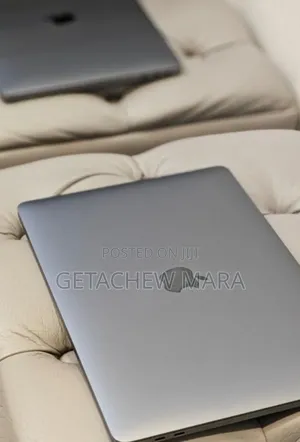 New Laptop Apple MacBook Pro 2019 16GB Intel Core I7 SSD 256GB