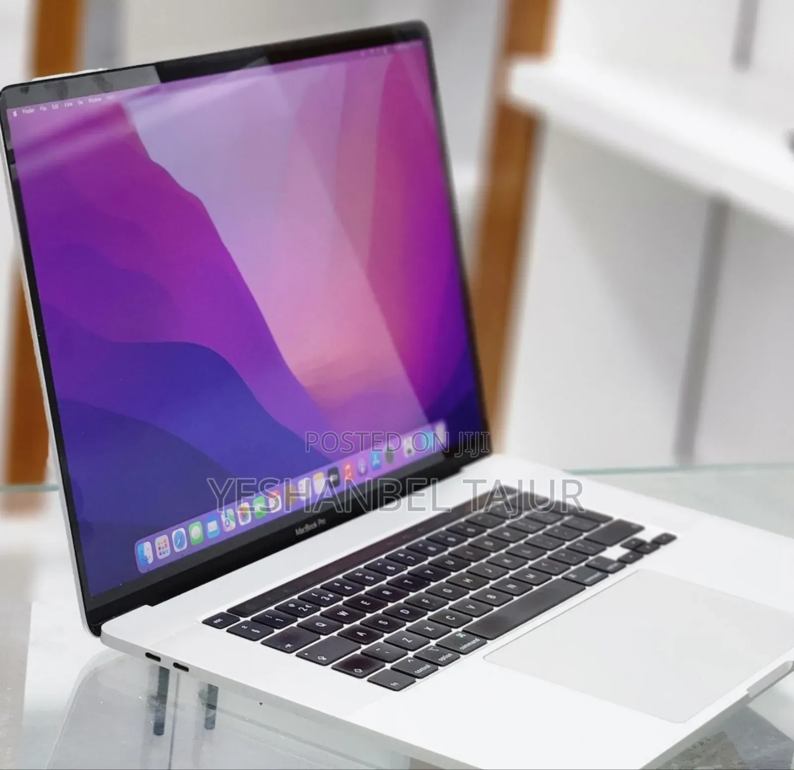 New Laptop Apple MacBook Pro 2019 16GB Intel Core I7 SSD 512GB