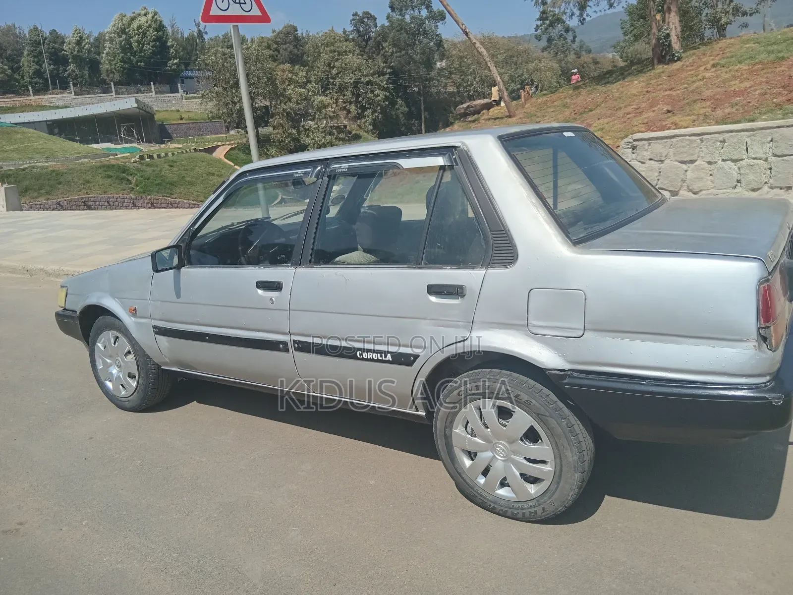 Toyota Corolla 1986 Silver