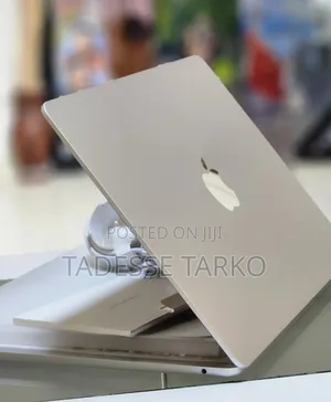 Photo - New Laptop Apple MacBook Air 16GB SSD 256GB