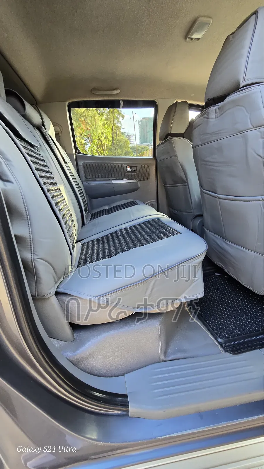 Toyota Hilux 2010 Gray