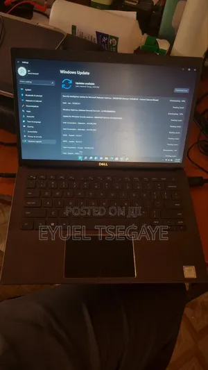 Photo - Laptop Dell Latitude 3301 4GB Intel Core I3 SSD 512GB
