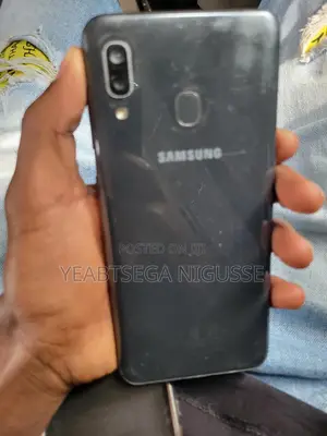 Samsung Galaxy A20 32 GB Black